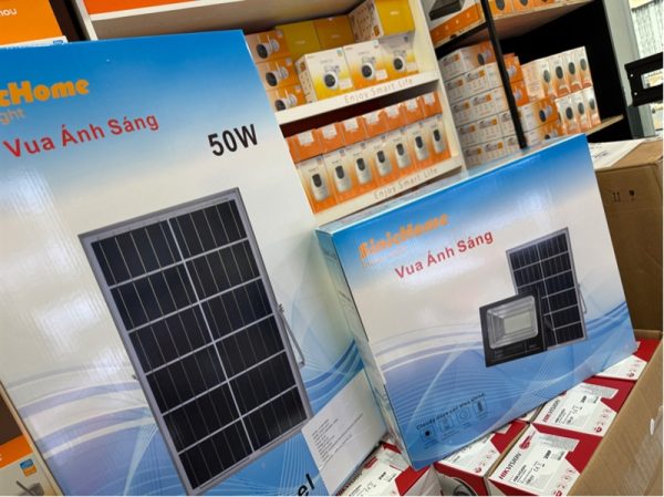 Đèn năng lượng mặt trời DP500W